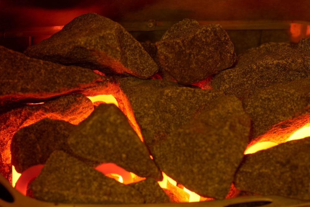 Cosmopolitan Hotel Praga Exterior foto A modern electric fireplace