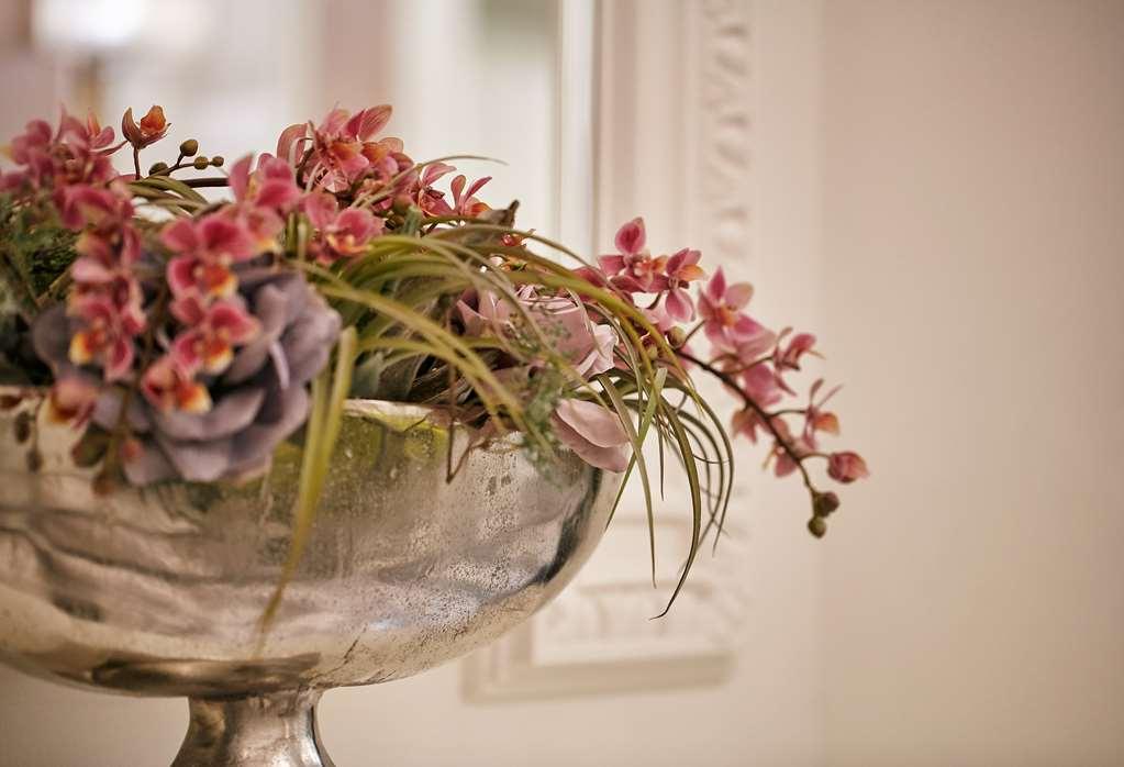 Cosmopolitan Hotel Praga Instalações foto Flower arrangement