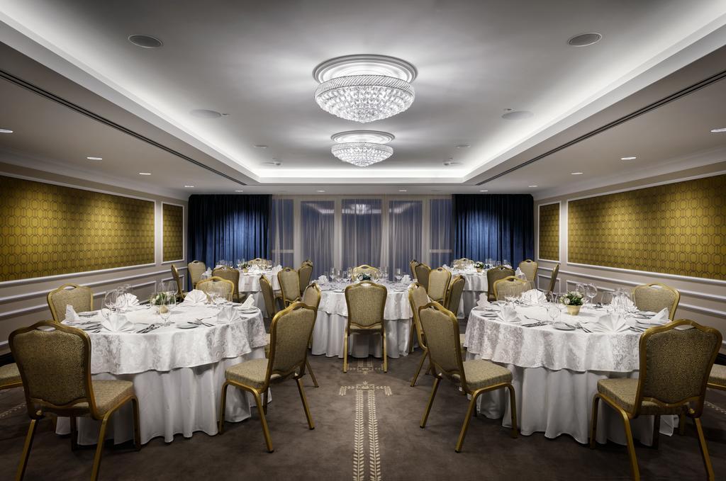 Cosmopolitan Hotel Praga Restaurante foto The ballroom
